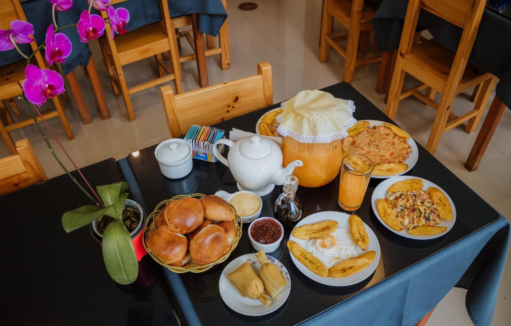 Residencial Marina House Hotel Tarapoto Eksteriør billede